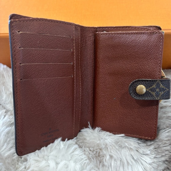 Louis Vuitton Kisslock wallet - Picture 5 of 10